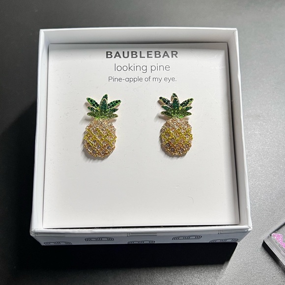 NEW BaubleBar Sparkly Pineapple Earrings - Picture 9 of 9